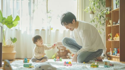 u6577423462_a_young_Japanese_parent_in_casual_clothes_playing_e498c841-4c9b-4d2c-8252-da83704b6468_2